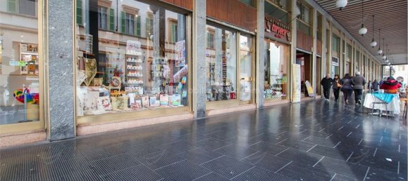 Gewerbliche Immobilie in Novara, Italy 53m², Nr. 72721 11