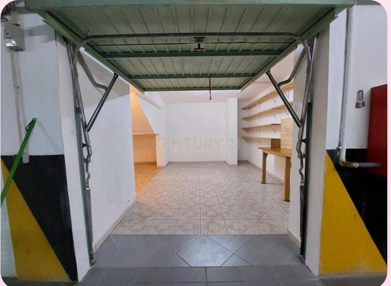17m² Garage in Silves, Portugal No. 311925
