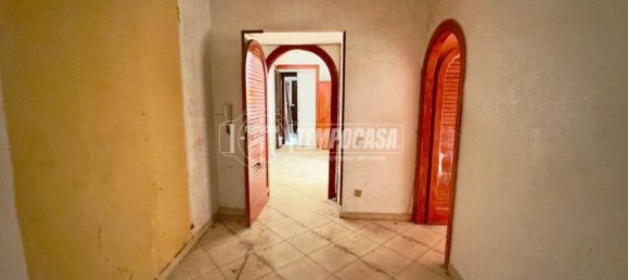 5 bedrooms Apartment in Naples, Italy No. 14420 13