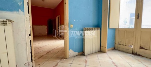 5 bedrooms Apartment in Naples, Italy No. 14420 19