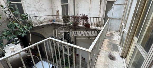 5 bedrooms Apartment in Naples, Italy No. 14420 28