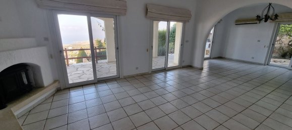 Villa de 4 dormitorios en Tala, Cyprus No. 21906 2