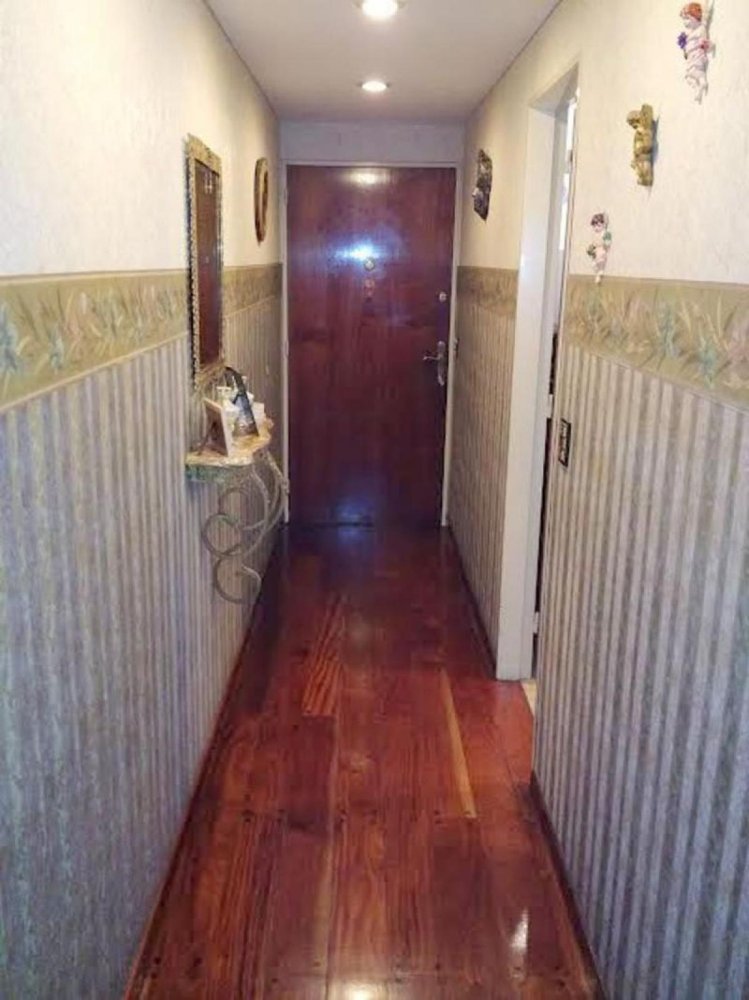 Apartamento de 3 dormitorios en Lanús, Argentina No. 16134