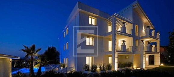 1 Schlafzimmer Wohnung in Desenzano del Garda, Italy, Nr. 378741 2