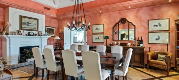 4 bedrooms Villa in Malaga, Spain No. 107218 4