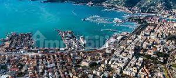 2 bedrooms Apartment in La Spezia, Italy No. 101296 8