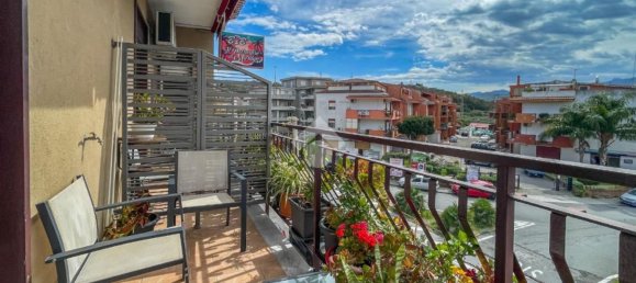 4-salle Appartement à Pace del Mela, Italy No. 48995 17