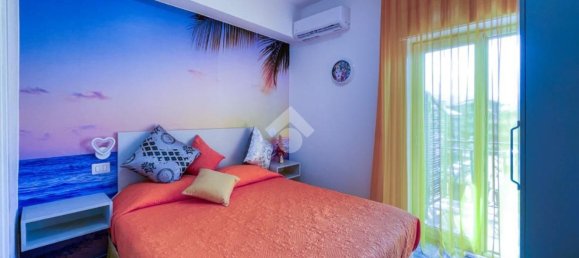 4-salle Appartement à Pace del Mela, Italy No. 48995 16