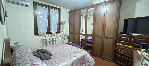 2 bedrooms Apartment in Correggio, Italy No. 144505 5