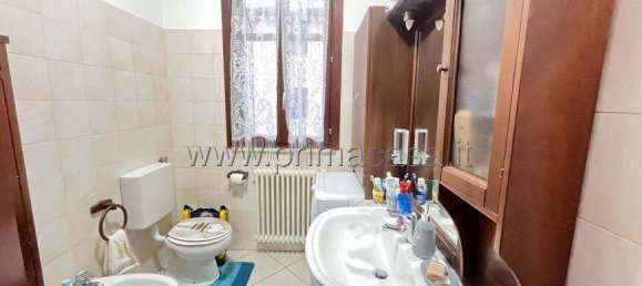 2 bedrooms Apartment in Correggio, Italy No. 144505 4