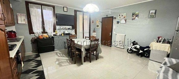 2 bedrooms Apartment in Correggio, Italy No. 144505 2