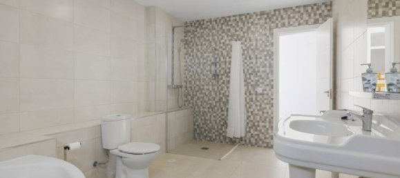 4 Schlafzimmer Villa in Estepona, Spain, Nr. 131346 8