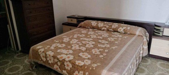 Дом с 8 комнатами в Лентини, Италия № 157821 3