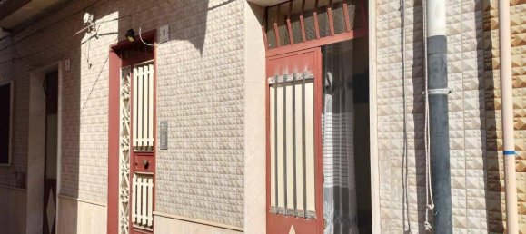 Дом с 8 комнатами в Лентини, Италия № 157821 8