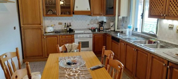 Дом с 8 комнатами в Лентини, Италия № 157821 14