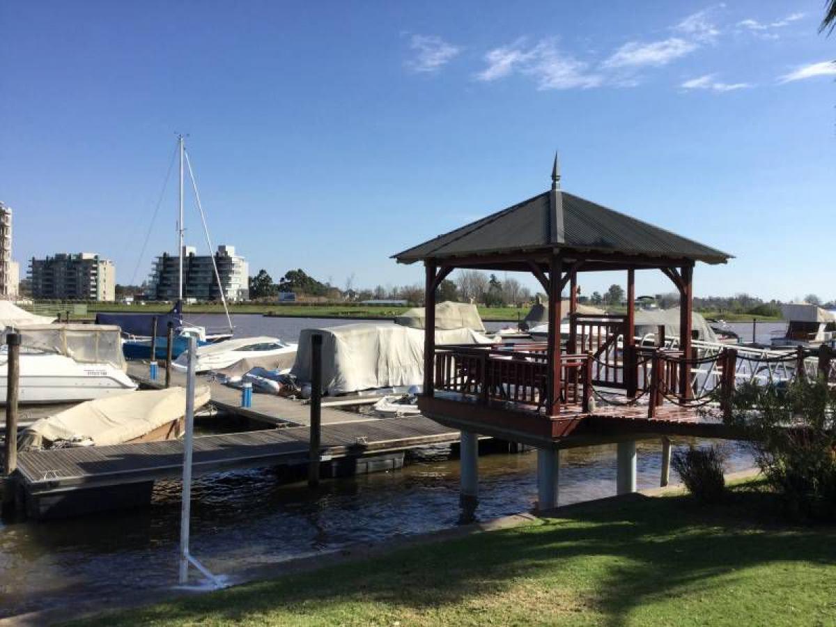  قطعة أرض في Tigre, Argentina رقم 32830