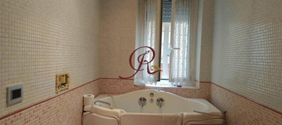 4 rooms Apartment in Rome, Italy No. 36031 5