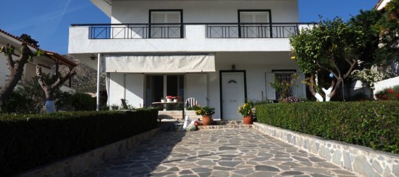 4 bedrooms Property in Kalyvia Thorikou, Greece No. 2693 4