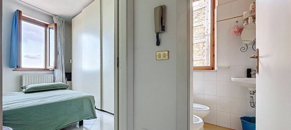 4 Schlafzimmer Haus in Montalto delle Marche, Italy, Nr. 312452 14