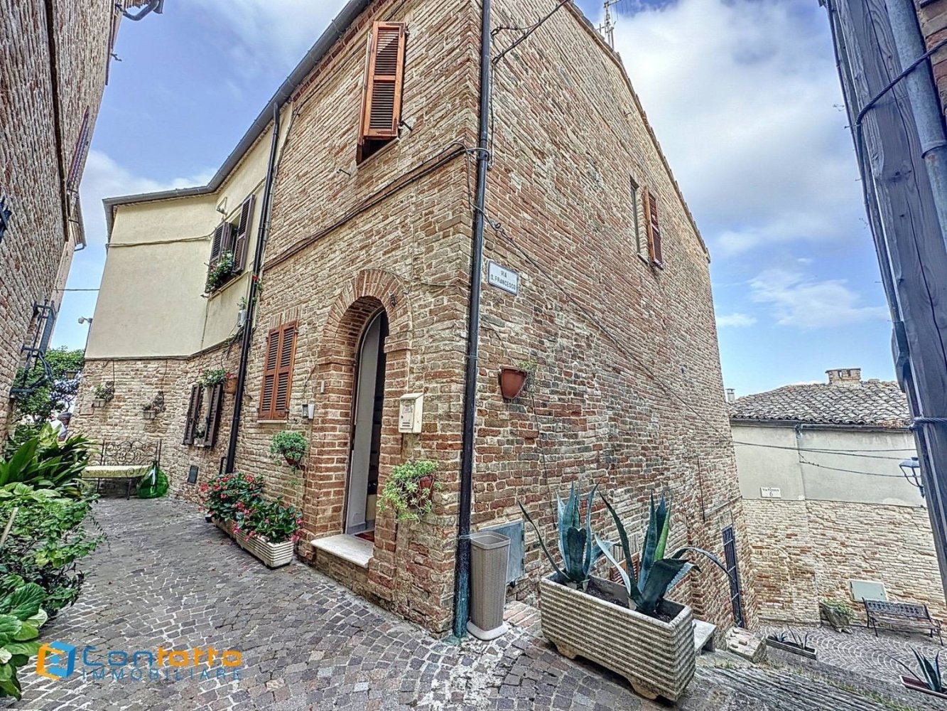 4 Schlafzimmer Haus in Montalto delle Marche, Italy, Nr. 312452