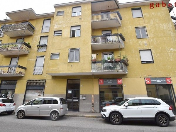  عقار تجاري في Magenta, Italy 66متر مربع رقم 180547