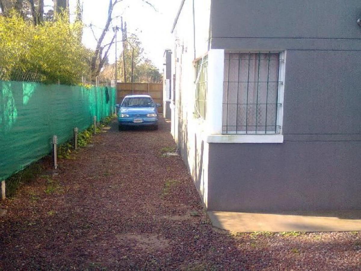 2 bedrooms House in Malvinas Argentinas, Argentina No. 53284