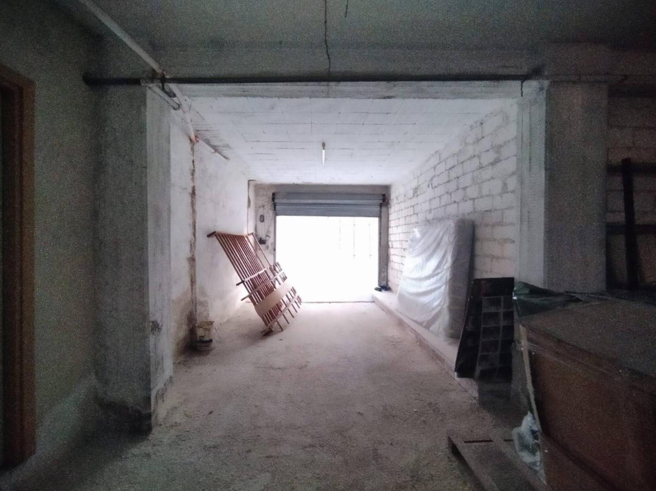 2-salle Garage à Pozzallo, Italy No. 82659