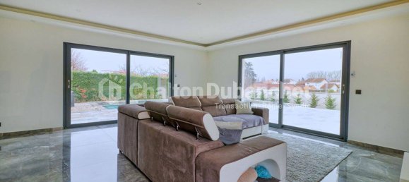 3 bedrooms House in Roanne, France No. 329517 8