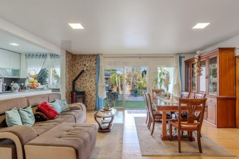 Casa de 7 dormitorios en Loures, Portugal No. 201876