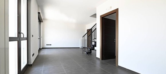 1 bedroom Penthouse in Sesto San Giovanni, Italy No. 52782 4