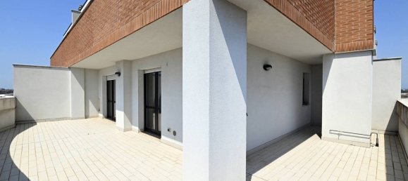 1 bedroom Penthouse in Sesto San Giovanni, Italy No. 52782 8