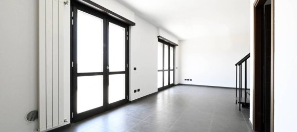 1 bedroom Penthouse in Sesto San Giovanni, Italy No. 52782 2