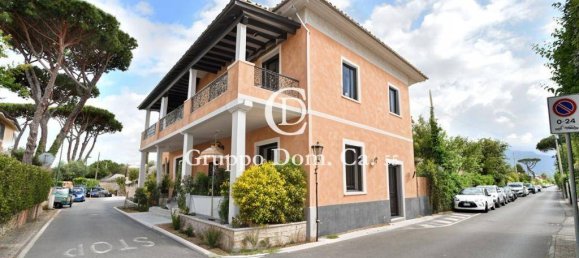 Вилла с 4 спальнями в Форте деи Марми, Италия № 118035 15