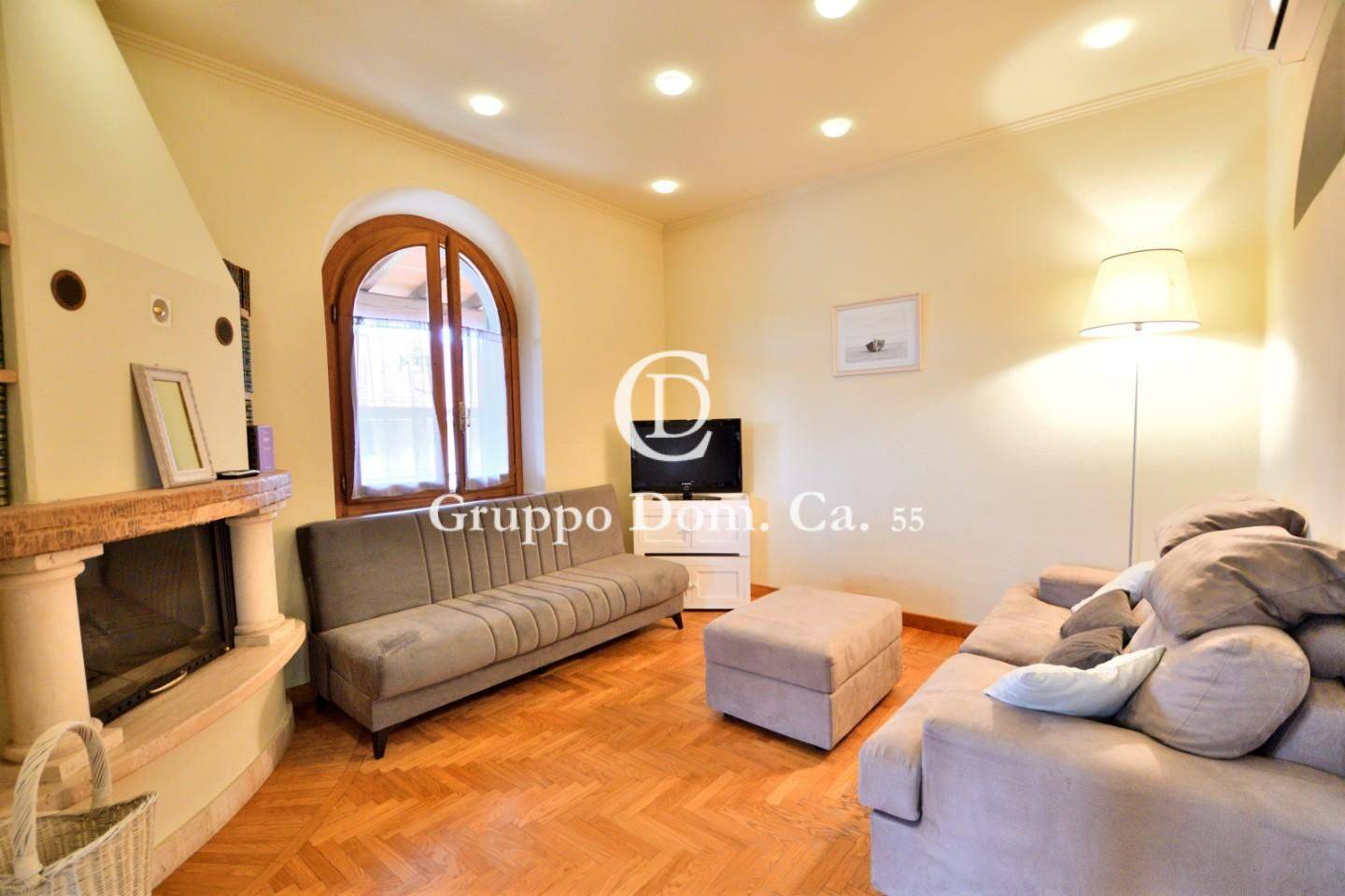 Вилла с 4 спальнями в Форте деи Марми, Италия № 118035