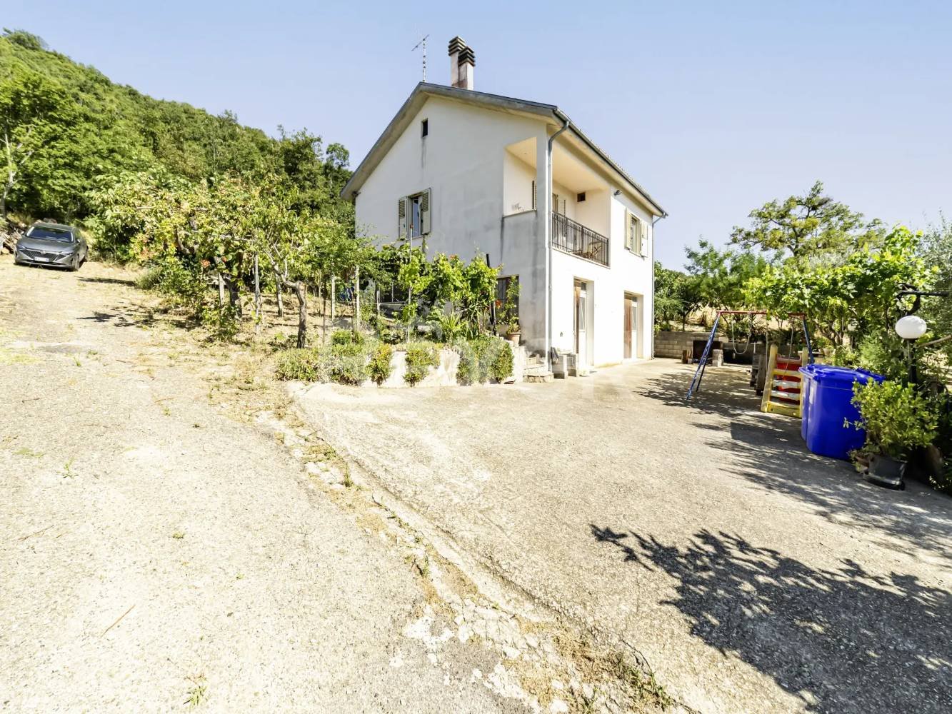 9 rooms House in Larino, Italy No. 275446