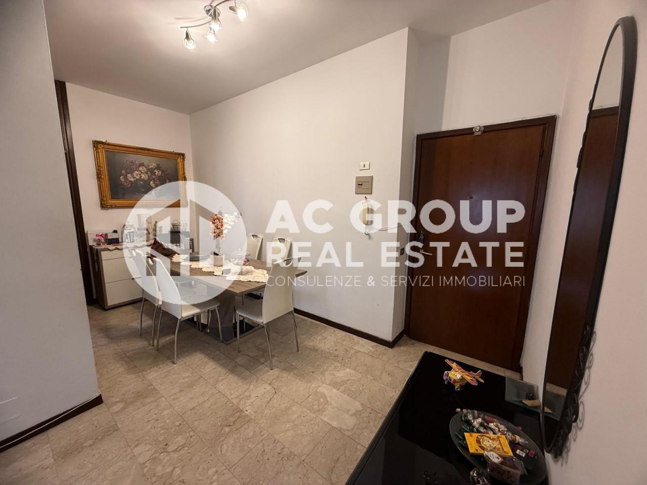 3-salle Appartement à Uboldo, Italy No. 130527