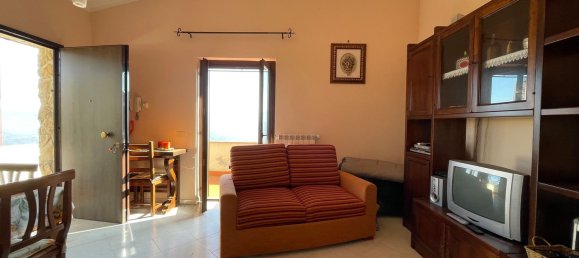 Квартира с 3 комнатами в Ленола, Италия № 160686 4