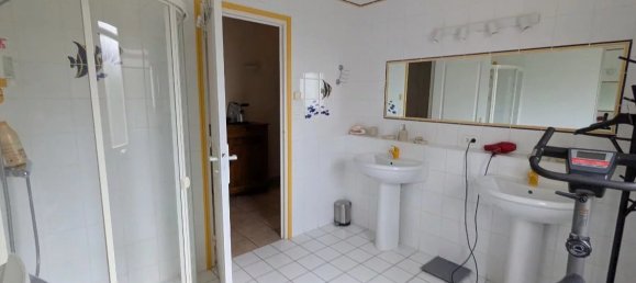 4 Schlafzimmer Villa in Montbrison, France, Nr. 193302 14