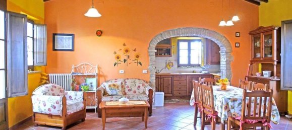 3 rooms House in Asciano, Italy No. 70170 9