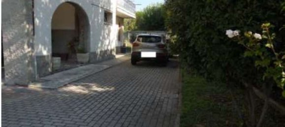 6 rooms Apartment in San Giovanni in Persiceto, Italy No. 306923 3