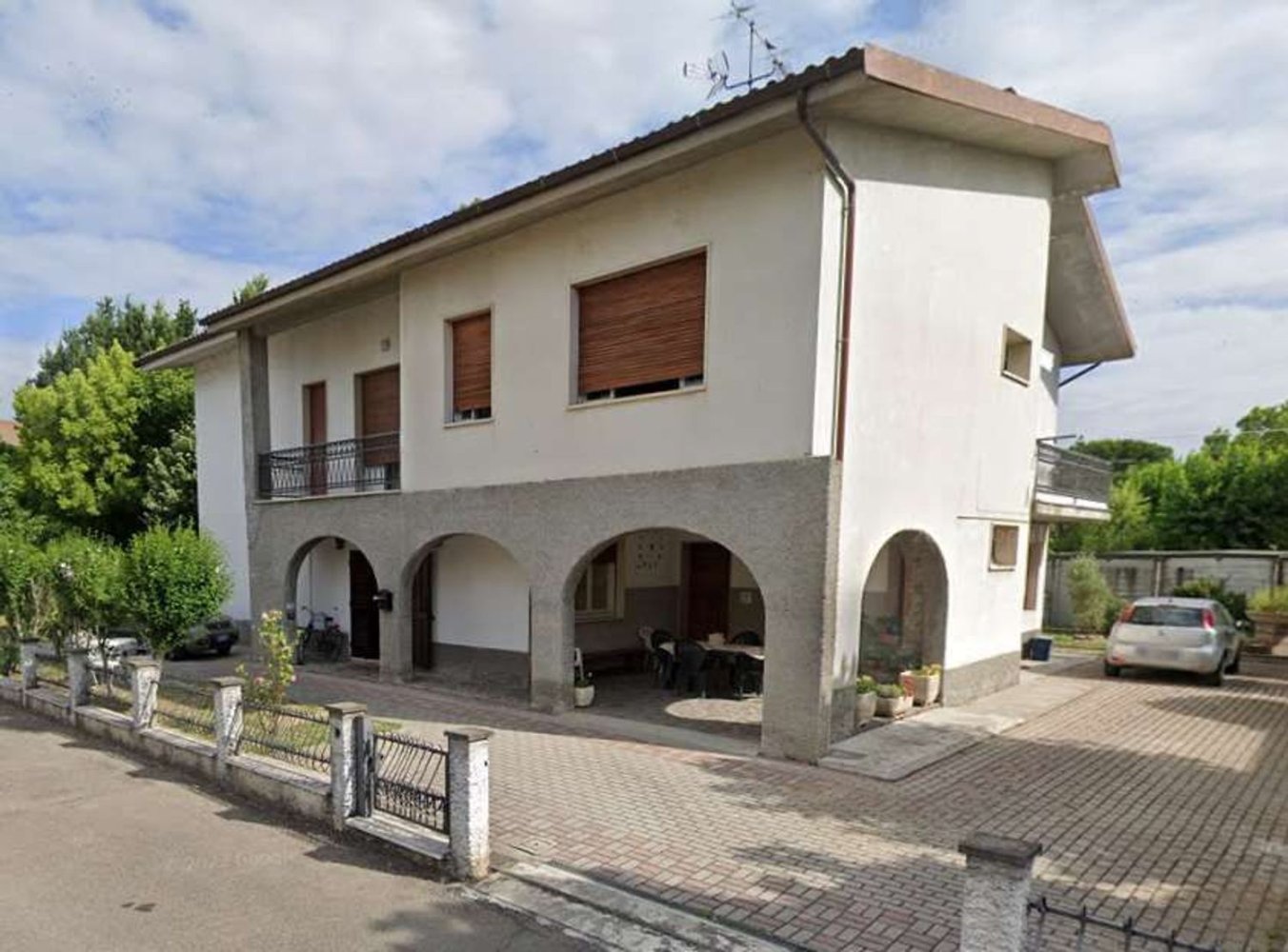 6 rooms Apartment in San Giovanni in Persiceto, Italy No. 306923