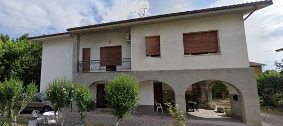 6 rooms Apartment in San Giovanni in Persiceto, Italy No. 306923 8