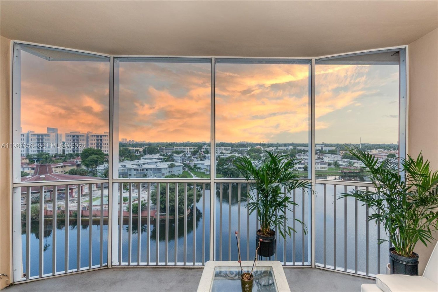 2 dormitorios propiedad comercial en venta en Miami, Miami-Dade, Florida, USA № 615352