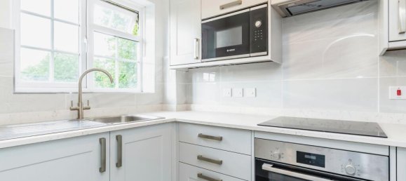 1 bedroom Apartment in Purley, United Kingdom No. 8077 2