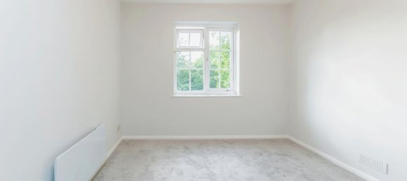 1 bedroom Apartment in Purley, United Kingdom No. 8077 10