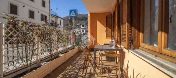 4 bedrooms House in Castel Sant'Angelo, Italy No. 81987 5