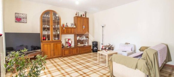 4 bedrooms House in Castel Sant'Angelo, Italy No. 81987 7