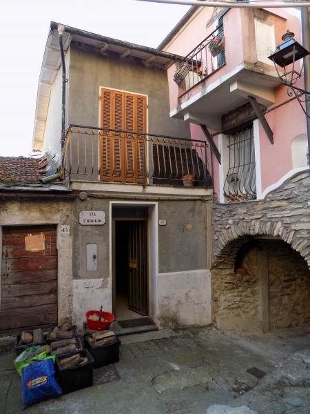 Дом с 4 комнатами в Боргомаро, Италия № 227364