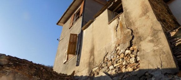 Дом с 4 комнатами в Боргомаро, Италия № 227364 4