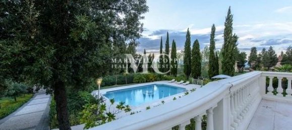 6 bedrooms Villa in Florence, Italy No. 192505 5